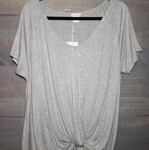 Grey knotted t-shirt